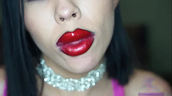 Bimbo Dick Sucking Gets Massive Facial