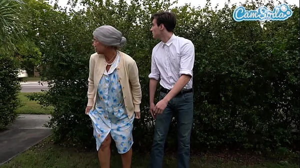 Horny Grandma Public Sex, Granny Squirts After Massive Orgasm From Helpful Stranger