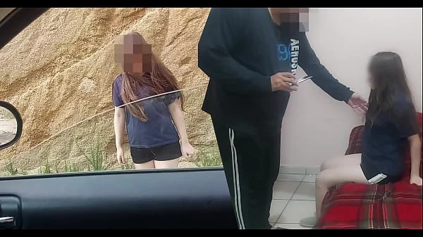 Viejo Encuentra a Morrita putipobre de colonia marginal y le ofrece dinero por usarla como bolsa de semen, jovencita real, no fingido 18 yo - SUBTITULOS en inglés