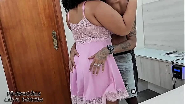 Primeira vez no porno da deliciosa Barbie Marrley gozando muito com pica na buceta e engolindo leite